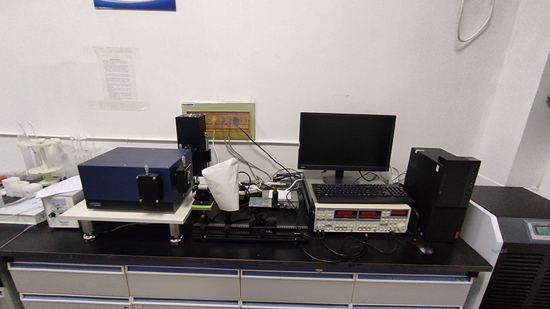 图3. 表面光电压谱仪实验室现场照片.jpg